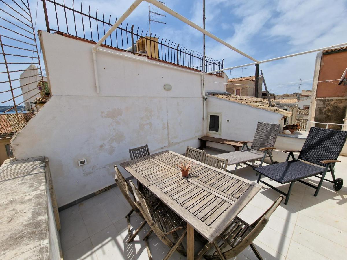 Sea-View Terrace & Bikes Moon Ortigia Holiday Home 锡拉库扎 外观 照片